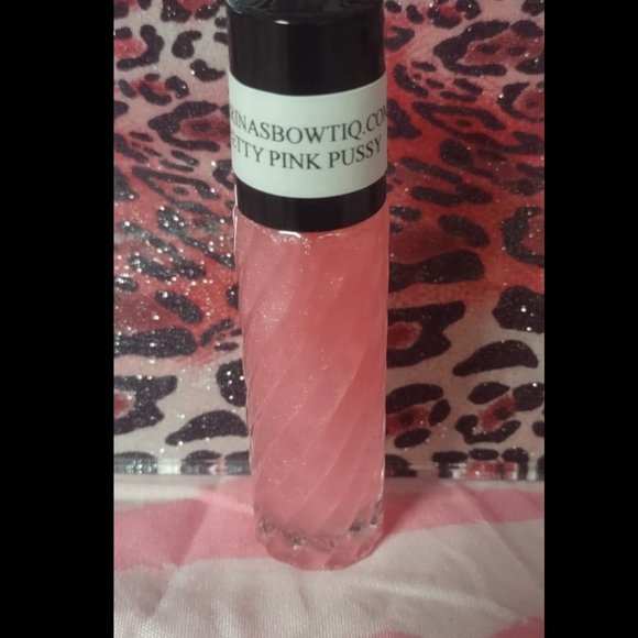 SERINA'S BOW TIQ PRETTY PINK P*SSY TYPE WOMEN FRAGRANCE BODY OIL 1/3 oz ROLL ON - Picture 1 of 1